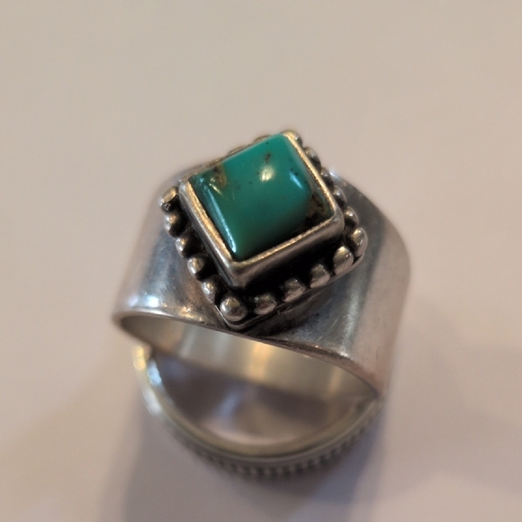 Vintage Sundance Sterling Silver Ring with Turquoise Stone ~7 - Picture 1 of 6